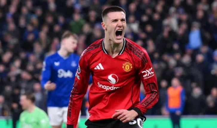 Signed by Amorim, he has been shining since his departure: "Carrick believes in me"